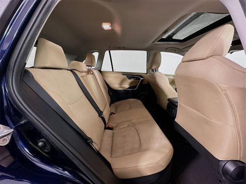 Used 2020 Toyota RAV4 XLE w/ Convenience Package image 27