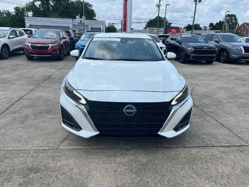 Certified 2023 Nissan Altima 2.5 SV FWD image 8