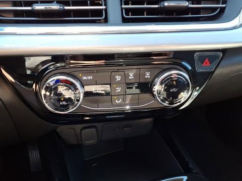 New 2026 Chevrolet Trax LT image 18