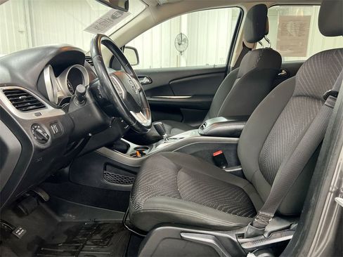 Used 2019 Dodge Journey SE w/ Connectivity Group image 18