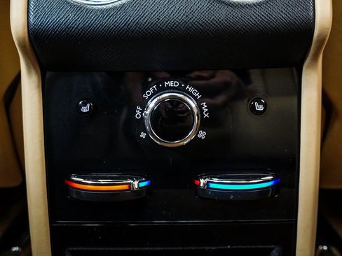 Used 2020 Rolls-Royce Cullinan image 18