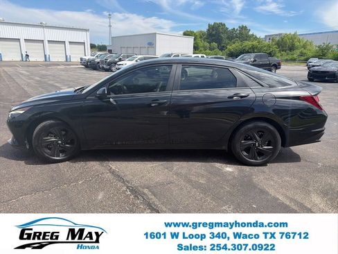 Used 2023 Hyundai Elantra SEL w/ Cargo Package FWD image 6