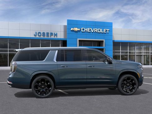 New 2026 Chevrolet Suburban High Country AWD/4WD image 7