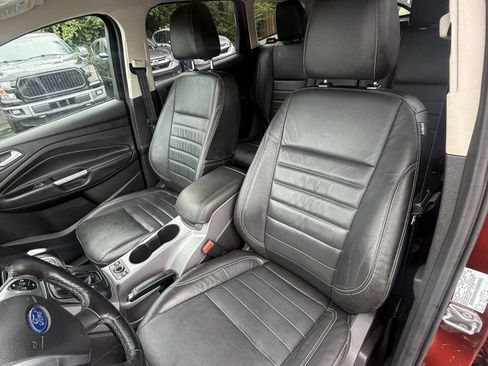 Used 2015 Ford Escape SE w/ Equipment Group 201A AWD/4WD image 10