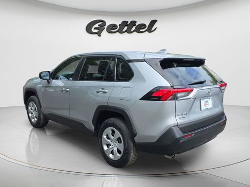 Used 2022 Toyota RAV4 LE FWD image 6
