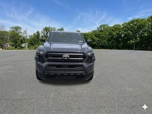 Used 2025 Toyota Tacoma SR w/ SR Upgrade Package AWD/4WD image 3
