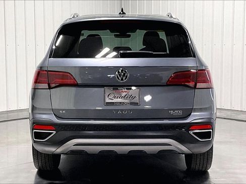 Used 2024 Volkswagen Taos SE image 4