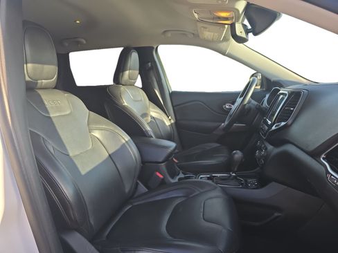 Used 2019 Jeep Cherokee Limited FWD image 17