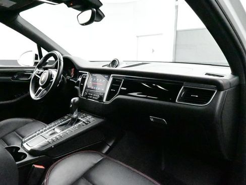 Certified 2018 Porsche Macan GTS AWD/4WD image 18