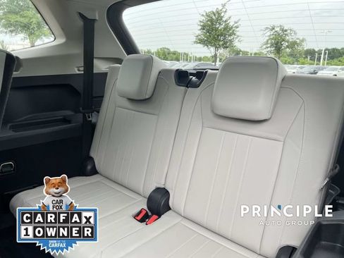 Certified 2023 Volkswagen Tiguan SE w/ Panoramic Sunroof Package FWD image 32
