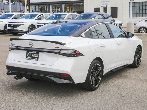 New 2026 Nissan Sentra SR w/ SR Premium Package FWD image 8