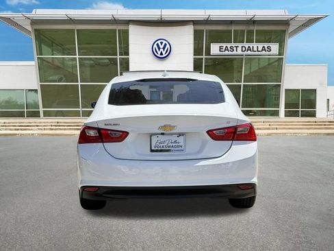 Used 2018 Chevrolet Malibu LT FWD image 4