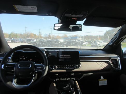 New 2026 GMC Canyon Denali image 16