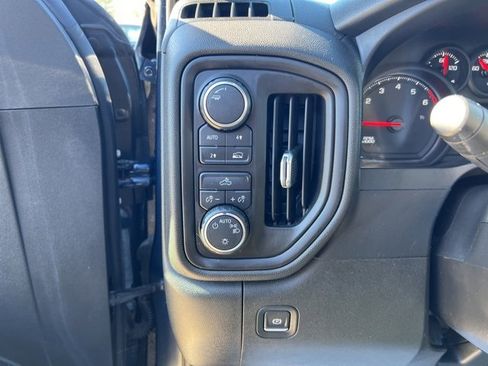 Used 2020 Chevrolet Silverado 1500 Custom w/ Custom Value Package image 13