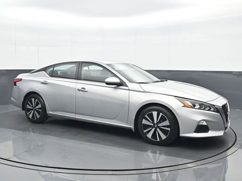 Used 2022 Nissan Altima 2.5 SV image 8