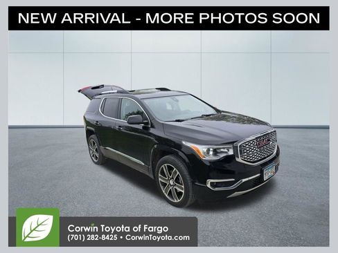 Used 2017 GMC Acadia Denali w/ Technology Package AWD/4WD image 1
