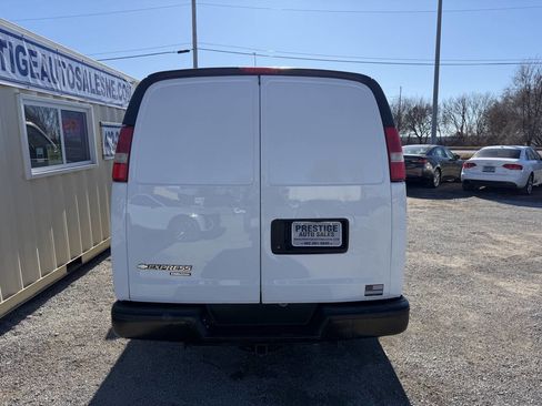 Used 2015 Chevrolet Express 2500 image 5