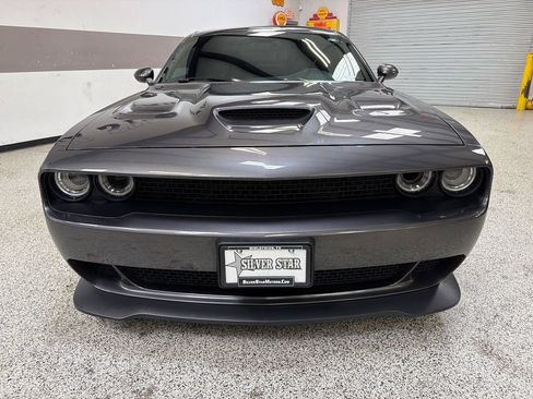 Used 2016 Dodge Challenger SRT Hellcat RWD image 12