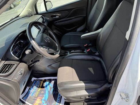 Used 2020 Buick Encore Sport Touring AWD/4WD image 11