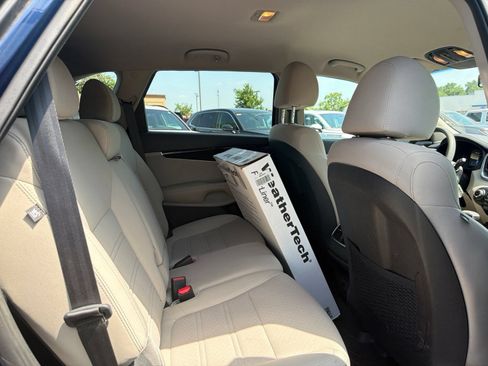 Used 2019 Kia Sorento AWD V6 image 18