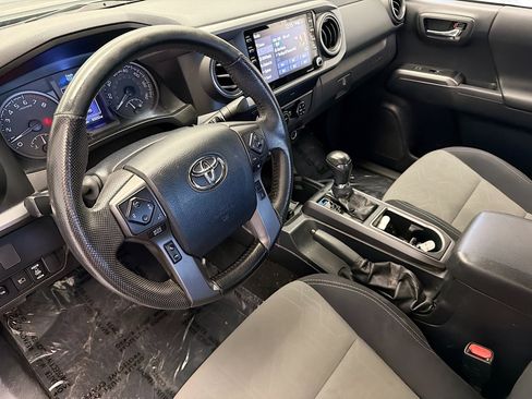 Used 2020 Toyota Tacoma TRD Off-Road w/ Technology Package AWD/4WD image 7