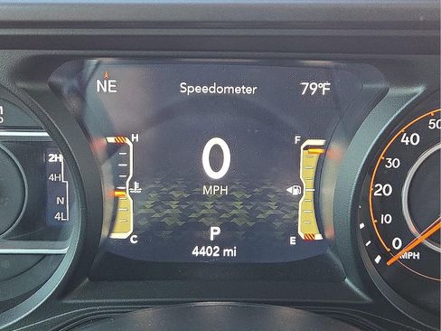 New 2025 Jeep Gladiator Willys image 23