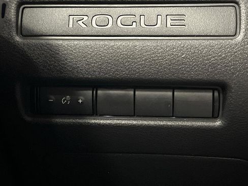 Used 2021 Nissan Rogue S AWD/4WD image 21