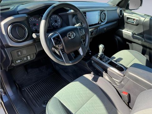 Used 2021 Toyota Tacoma TRD Sport AWD/4WD image 14