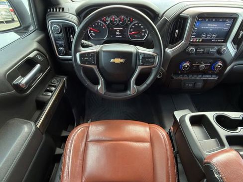 Used 2022 Chevrolet Silverado 1500 LT AWD/4WD image 14