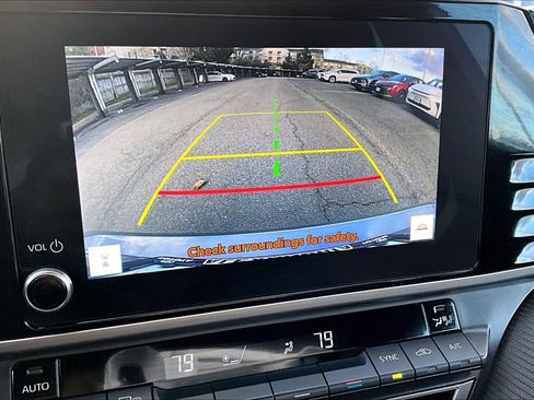 Used 2025 Toyota Camry SE image 20