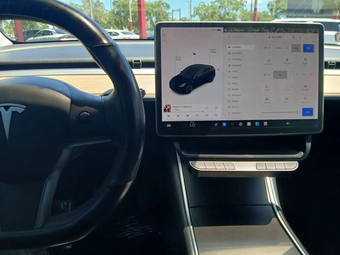 Used 2020 Tesla Model Y Long Range AWD/4WD image 11