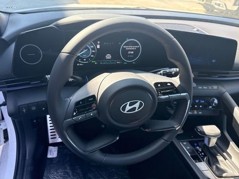 New 2026 Hyundai Elantra Sport FWD image 23