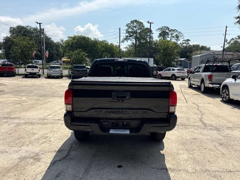 Used 2021 Toyota Tacoma SR w/ SR Convenience Package RWD image 10