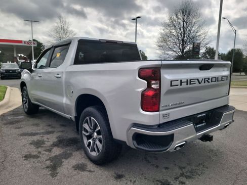 Used 2021 Chevrolet Silverado 1500 LT AWD/4WD image 5