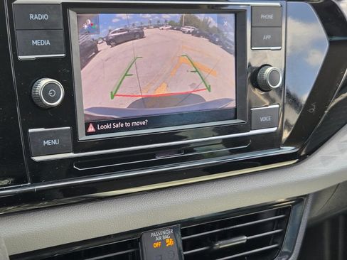 Certified 2023 Volkswagen Taos S FWD image 22