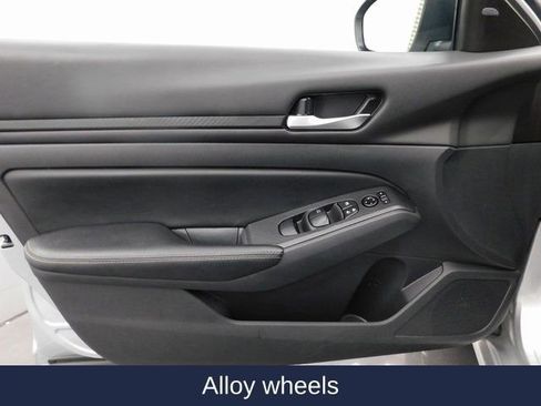 Used 2024 Nissan Altima 2.5 SV image 19