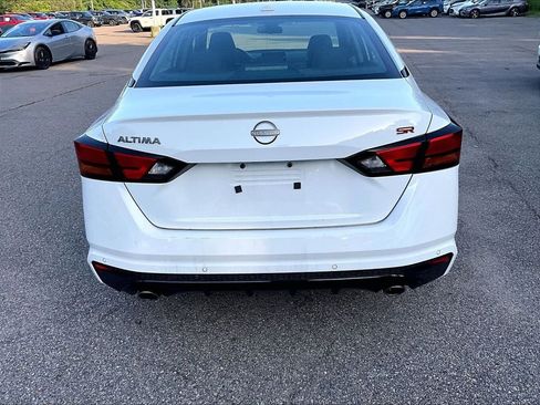 Used 2024 Nissan Altima 2.5 SR FWD image 10