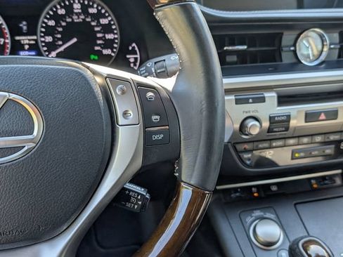 Used 2015 Lexus ES 350 w/ Luxury Package FWD image 17