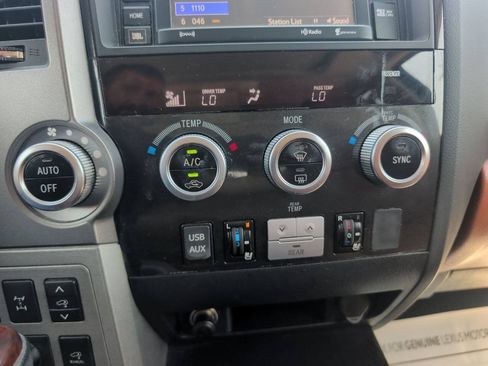Used 2017 Toyota Sequoia Platinum AWD/4WD image 36