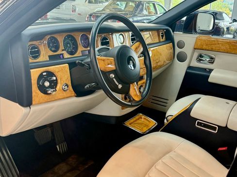 Used 2009 Rolls-Royce Phantom Sedan RWD image 16