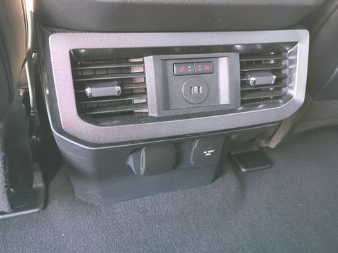 Used 2024 Ford F250 Platinum image 8