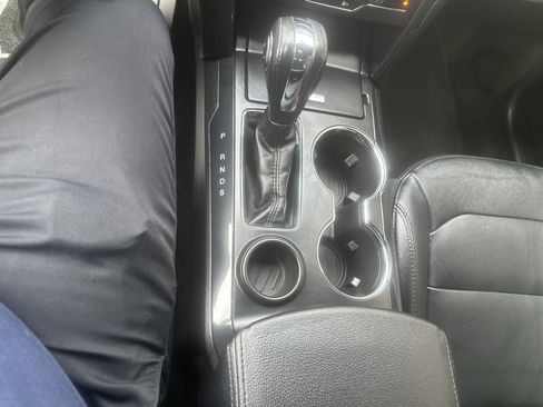 Used 2018 Ford Explorer XLT w/ Equipment Group 202A image 20