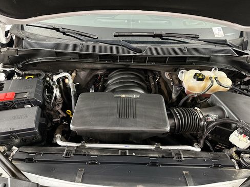 Used 2023 Chevrolet Suburban Premier image 34