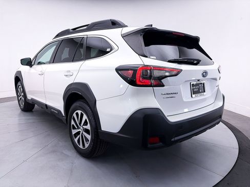 Used 2023 Subaru Outback Premium AWD/4WD image 13