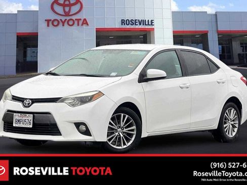 Used 2015 Toyota Corolla LE image 1
