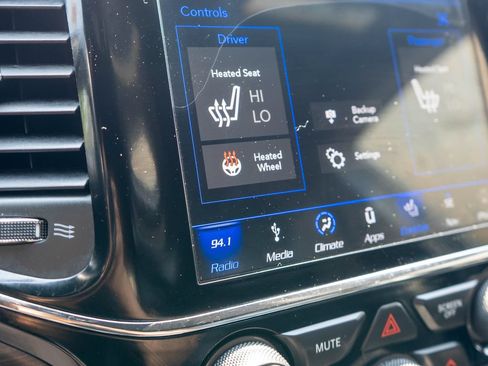 Used 2019 Jeep Grand Cherokee Altitude AWD/4WD image 27