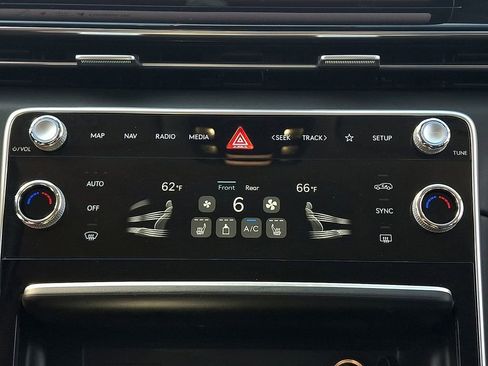 Used 2025 Genesis GV80 2.5T Standard image 15