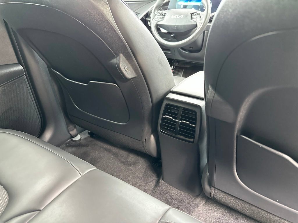 Used 2024 Kia Niro Wind w/ Wind Preserve Package FWD image 22
