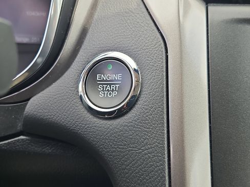 Used 2020 Ford Fusion SE image 19