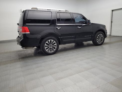Used 2016 Lincoln Navigator Select image 10